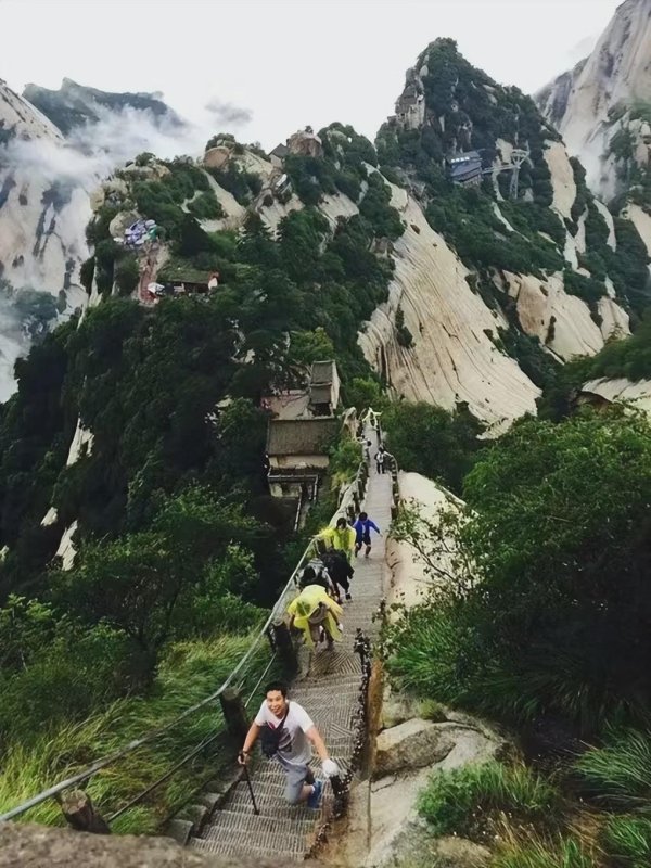 信钰证券 深圳准新娘独游华山失踪3天3夜，发现时已被塞入山洞